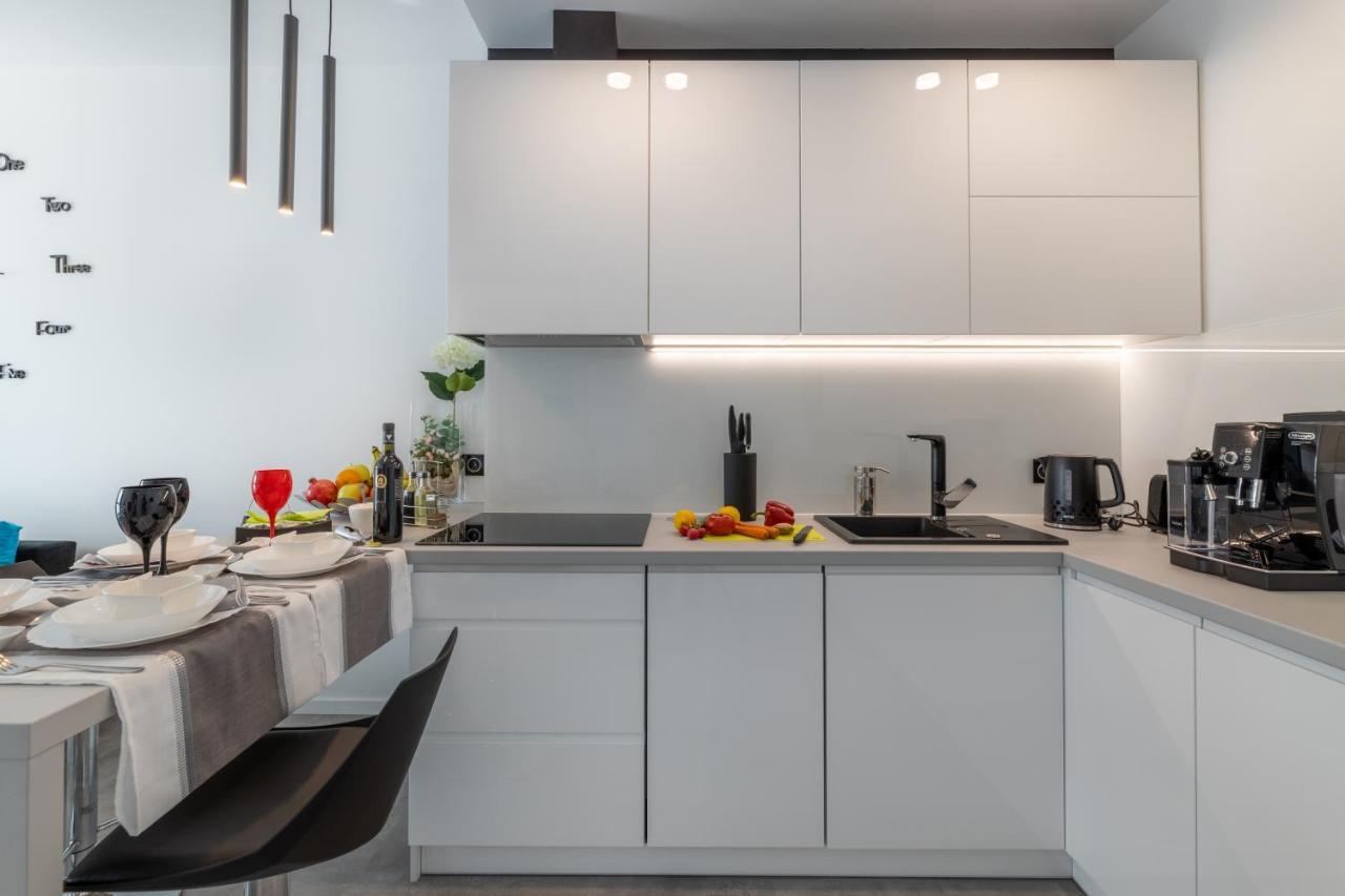 Leo Apartament Delux Ustrzyki Dolne Exterior foto