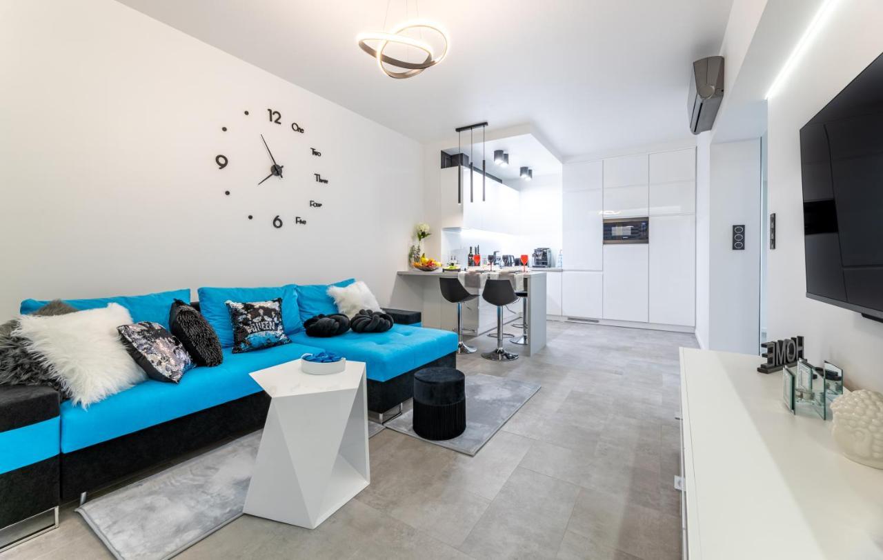 Leo Apartament Delux Ustrzyki Dolne Exterior foto