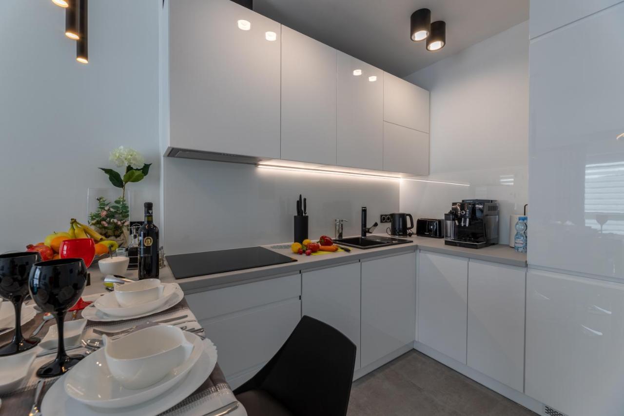 Leo Apartament Delux Ustrzyki Dolne Exterior foto