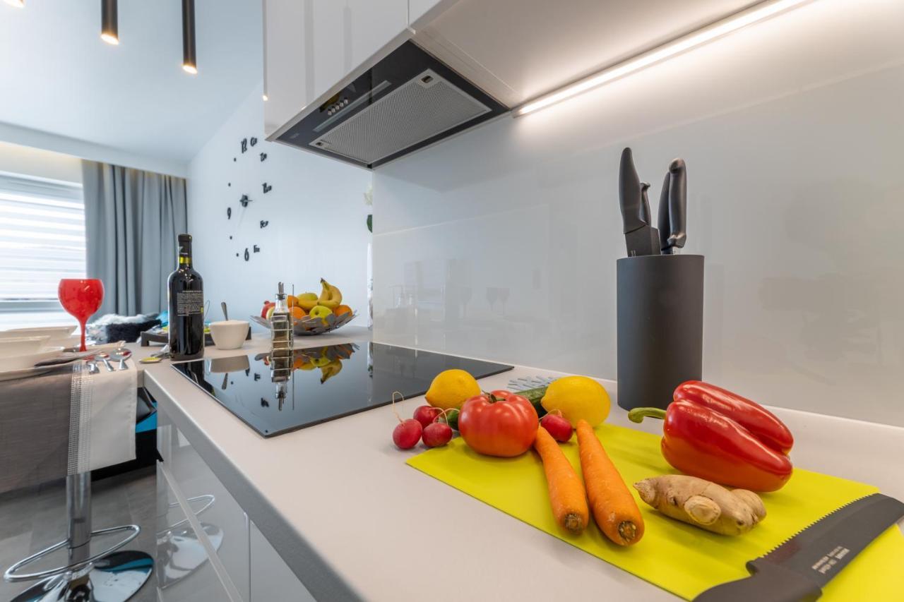 Leo Apartament Delux Ustrzyki Dolne Exterior foto